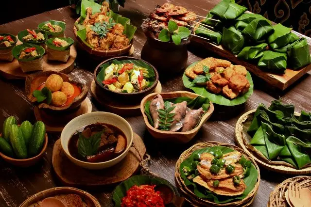 Nasi Tutug Oncom: Kulineran Ciri khas dengan Wewangian yang Mengunggah Hasrat