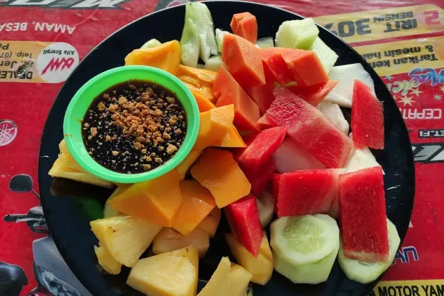 Rujak Aniu Teng Teng