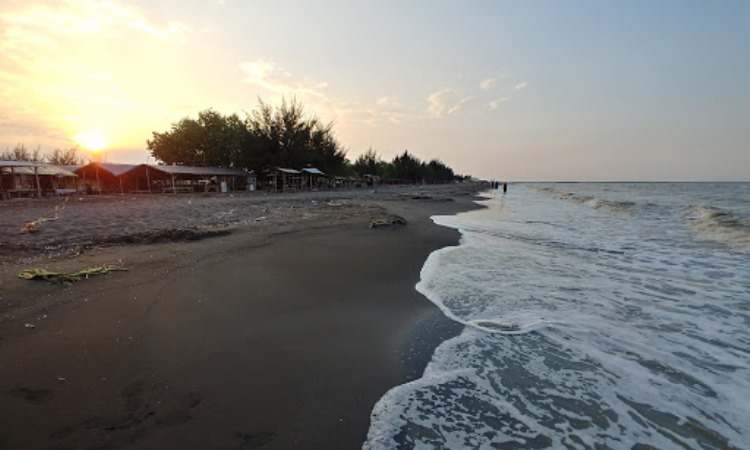 Pantai Randusanga
