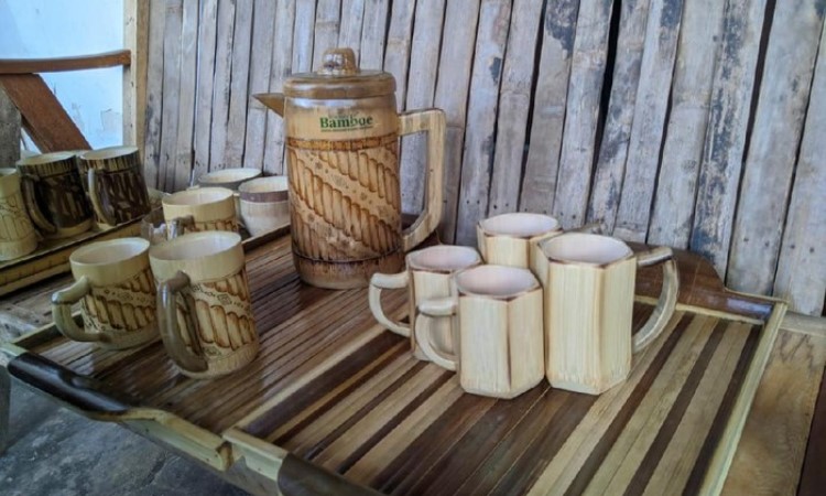 Kerajinan Bambu