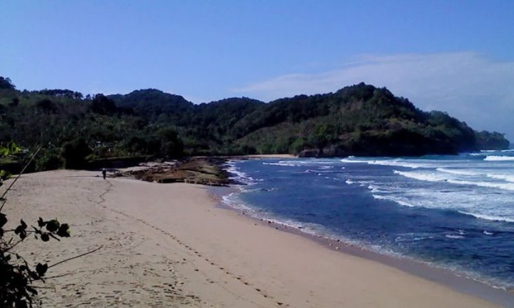 Pantai Molang