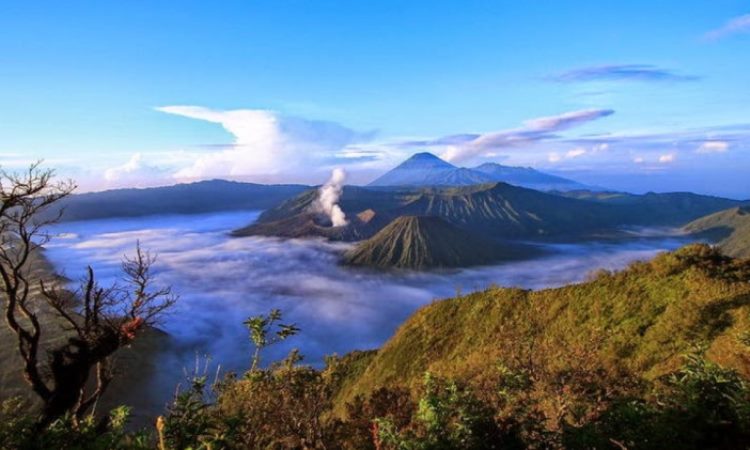 15 Tempat Wisata di Jawa Timur Terbaru, Terindah & Paling Hits