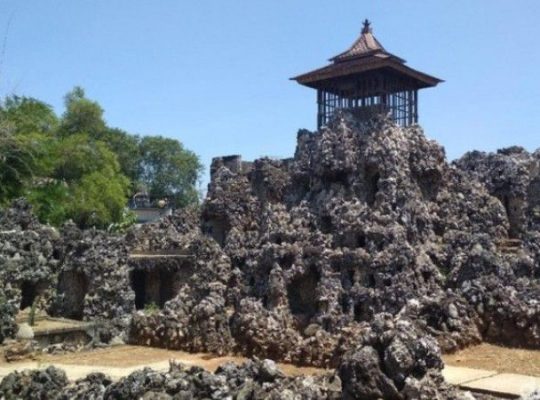 10 Objek Wisata Alam di Cirebon yang Kekinian & Populer