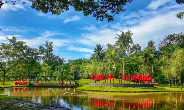 15 Taman Cantik di Jakarta yang Cocok untuk Bersantai