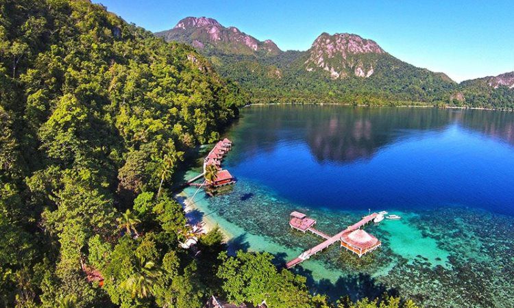 15 Tempat Wisata di Pulau Seram Terbaru & Paling Hits