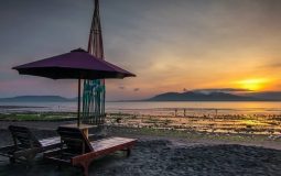 Pantai Cacalan, Spot Terbaik Menikmati Pemandangan Sunrise di Banyuwangi