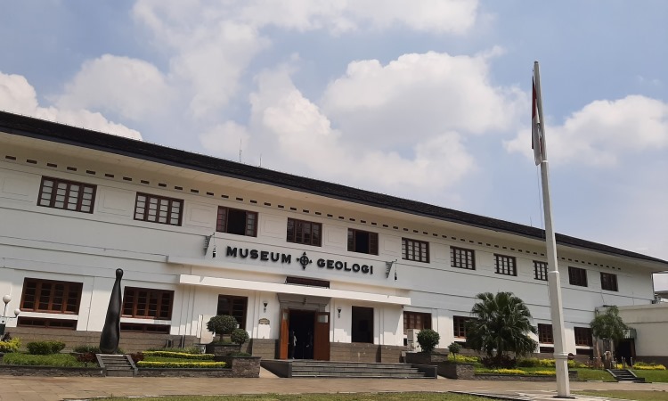 Tiket Museum Geologi Bandung